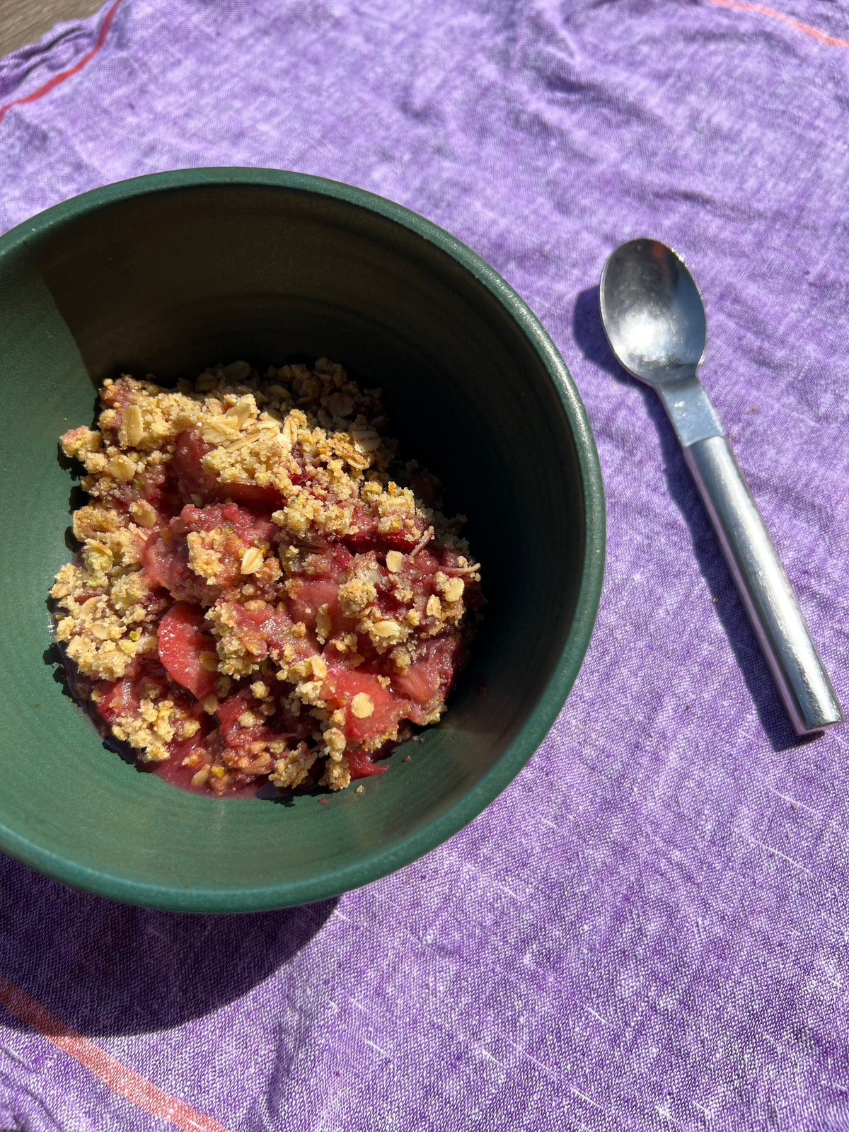 What's In Your Bowl: Rhubarb Strawberry Compote with a Pistachio-Orange Crumble What's In Your Bowl: Rhubarb Strawberry Compote with a Pistachio-Orange Crumble