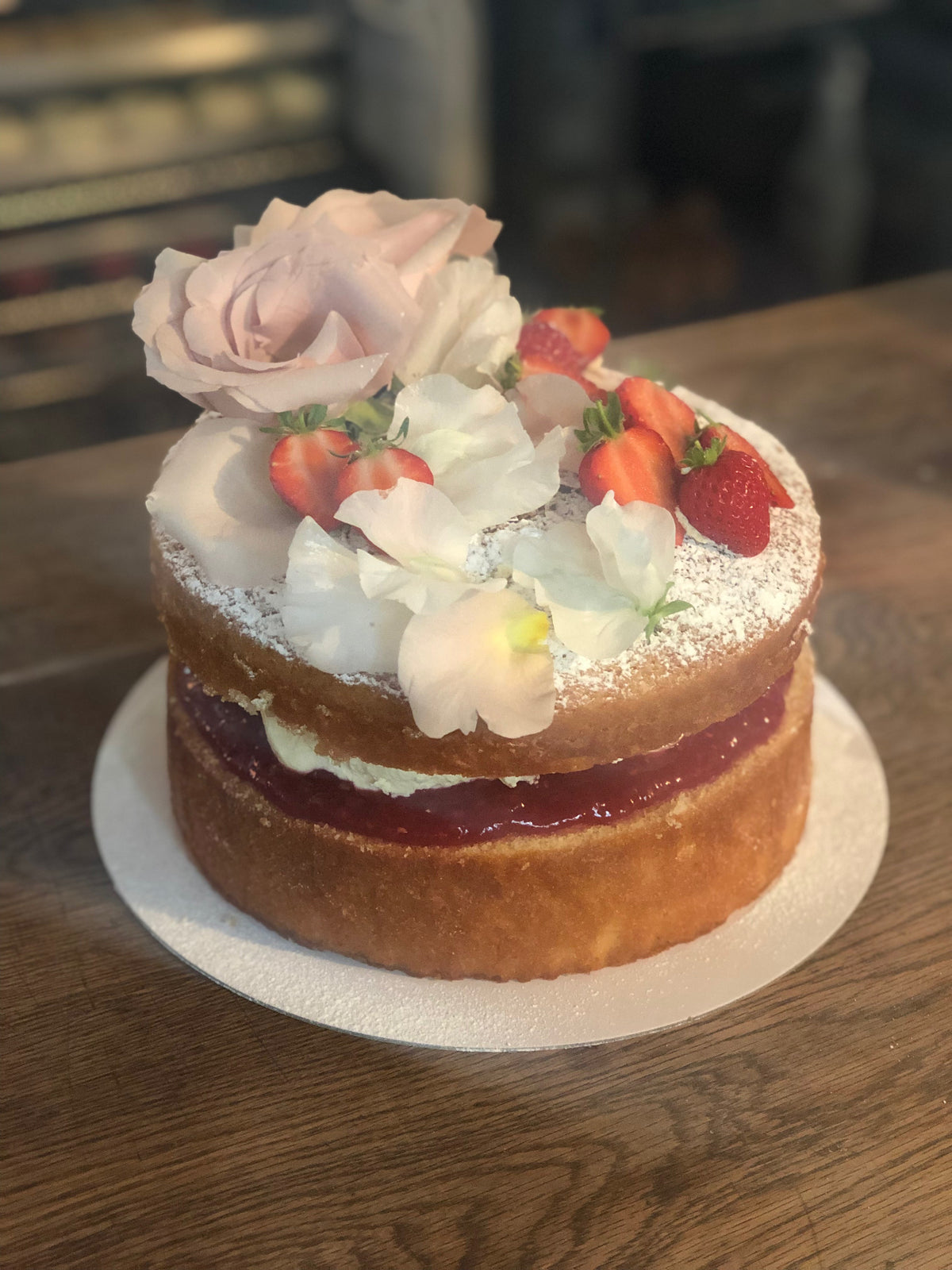 Claire's Mother's Day Victoria Sponge Cake Claire's Mother's Day Victoria Sponge Cake